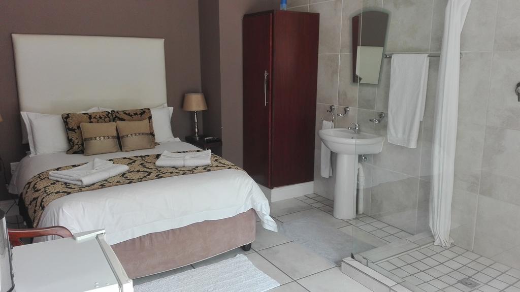 Gemutlich Guesthouse Upington Esterno foto